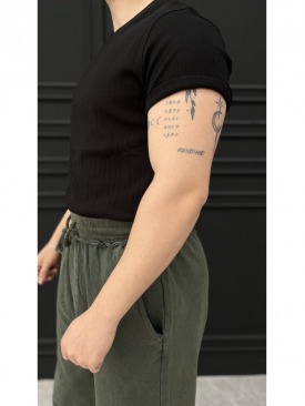 Siyah İşlemeli Oversize T-Shirt